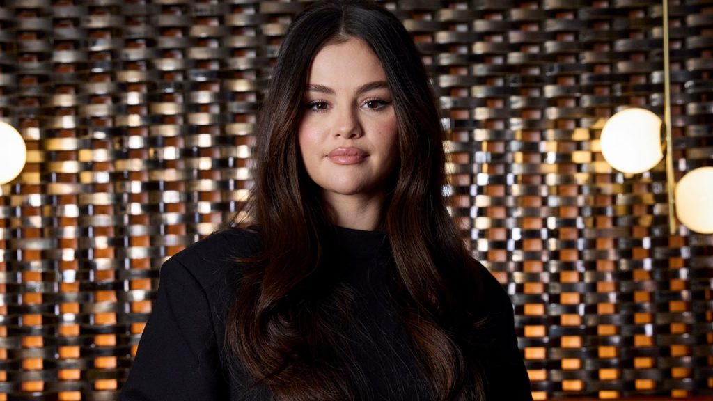 IDK What to Call Selena Gomez's Nail Color, But I Do Know I Love It
