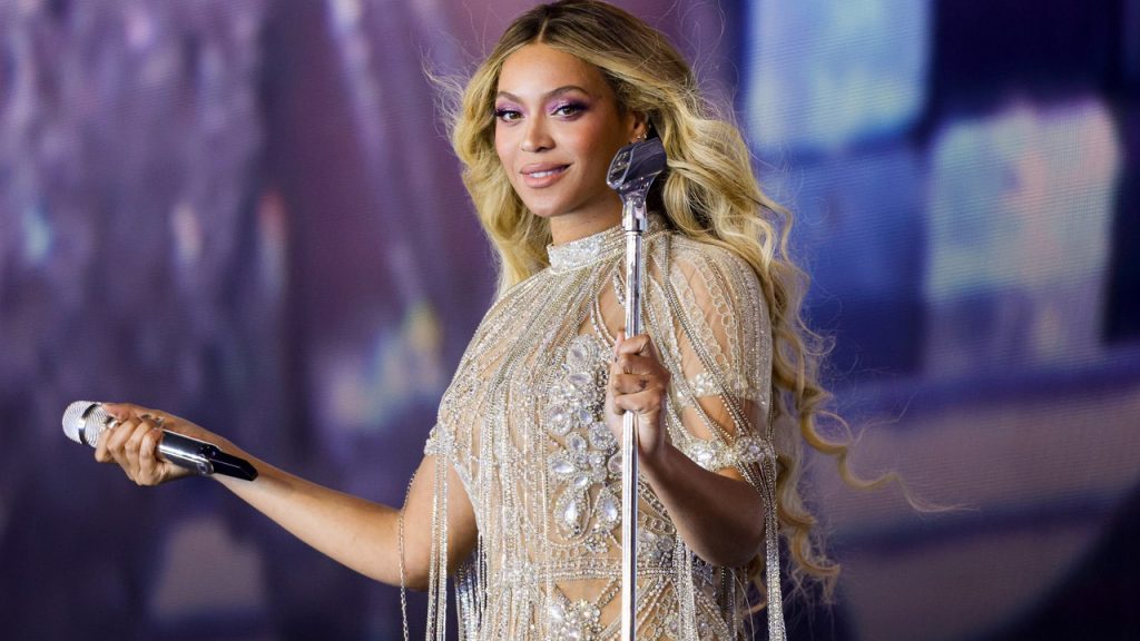 Naturally, Beyoncé Does the Headscarf Trend Better Than Everyone
