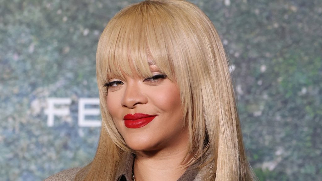 I Could Probably See My Reflection In Rihanna's Old Hollywood Waves