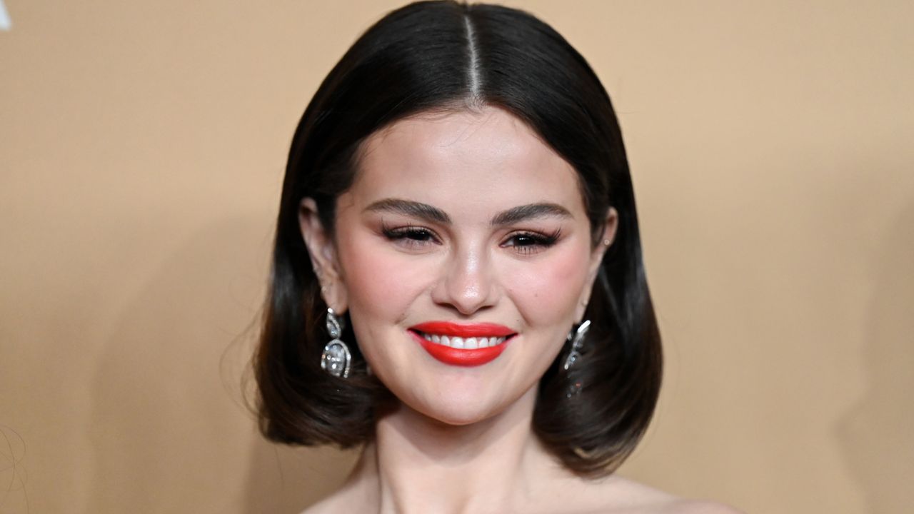 Selena Gomez, Snatched Bun, Ballet Class