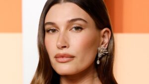 Hailey Bieber, ไม่ทาสีเคลือบ, แมนิเคอร์ร์ สำคัญ