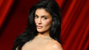 Kylie Jenner, '90s, French Manicure