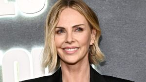 Charlize Theron, ผมยาว, หลายปี