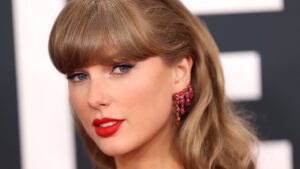 Taylor Swift, ผมยาว, ผมหยิก, ผมสีแดง