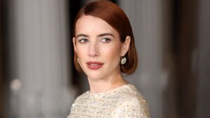 เอ็มมา โรเบิร์ตส์ เปลี่ยนสีผม