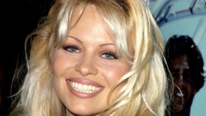 Pamela Anderson, Y2K, ลิป, คอมโบ, ฟรอสต์