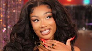 Megan Thee Stallion, 90s, Prom Queen, ผมทอง, ทรงผมใหญ่