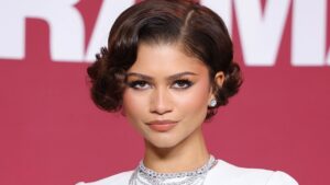 Zendaya, อายไลเนอร์แดง